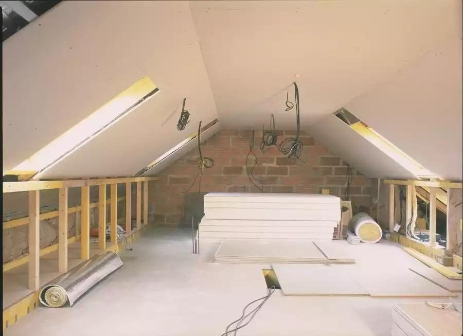 La nouvelle toiture - Aménagement de combles et pose de volets solaires roulants